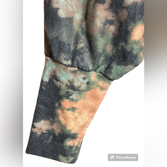 Fantastic Fawn Color Splash Off Shoulder Dolman Sleeve top Sz M - Picture 3 of 10